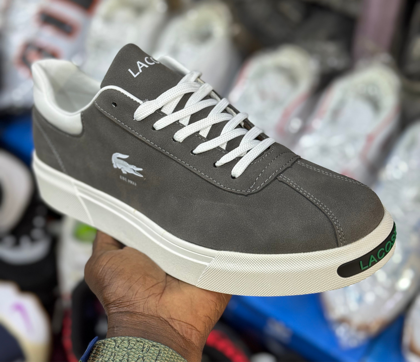 Lacoste rasé