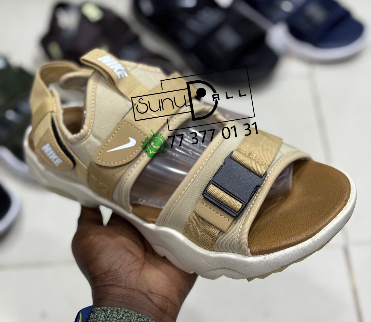 Claquettes Nike